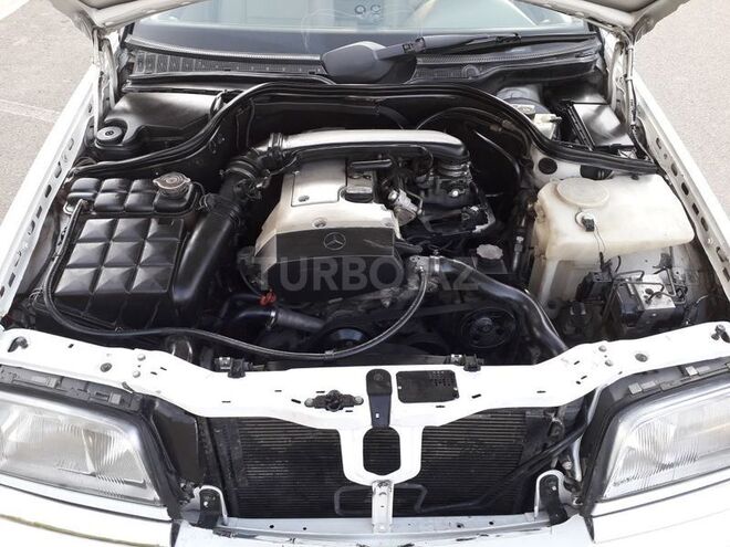 Mercedes C 230 1998, 233,000 km - 2.3 l - İsmayıllı