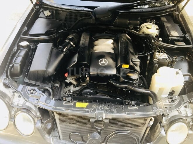 Mercedes E 240 2001, 288,809 km - 2.6 l - Bakı