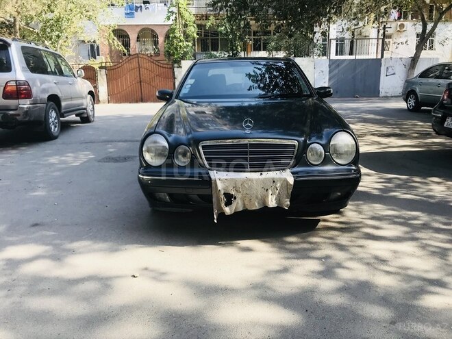 Mercedes E 240 2001, 288,809 km - 2.6 l - Bakı
