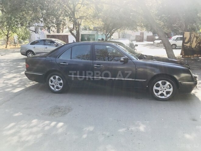 Mercedes E 240 2001, 288,809 km - 2.6 l - Bakı