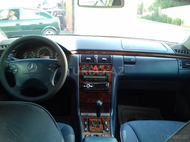 Mercedes E 240 1999, 230,000 km - 2.4 л - Gəncə