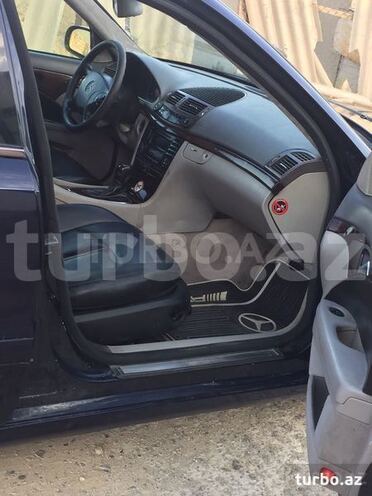Mercedes E 220 2002, 300,000 km - 2.2 l - Bakı