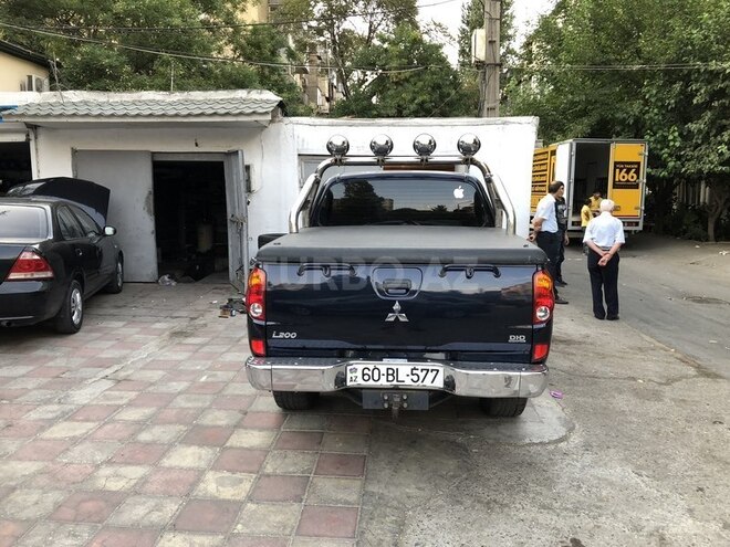 Mitsubishi L200 2008, 137,000 km - 2.5 l - Bakı
