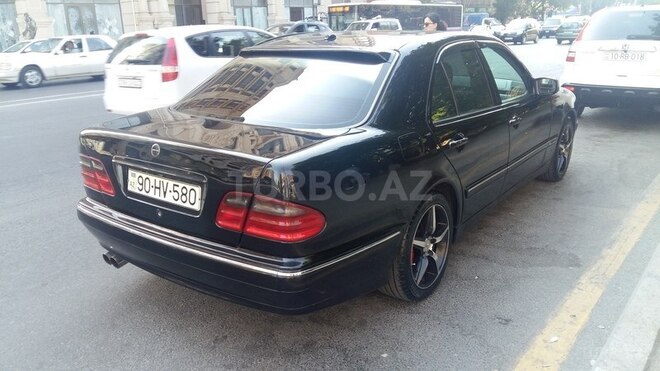 Mercedes E 280 2001, 323,200 km - 2.8 л - Bakı
