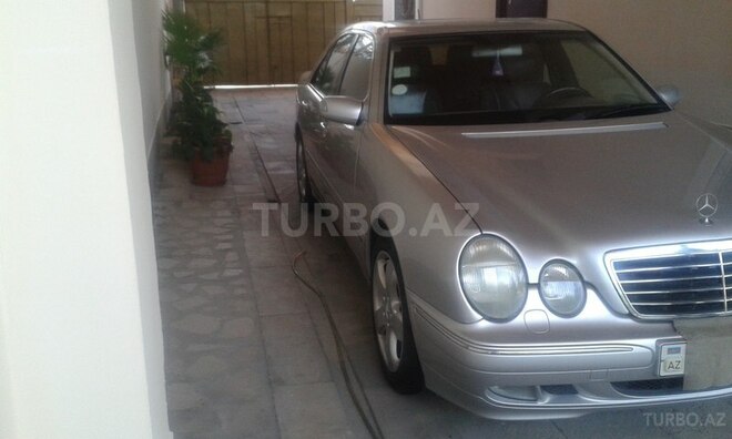 Mercedes E 240 2001, 195,000 km - 2.6 l - Mingəçevir