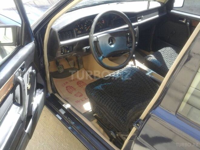 Mercedes 190 1987, 253,361 km - 2.3 l - Bakı