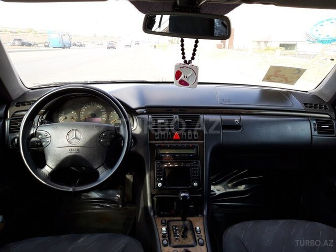 Mercedes E 270 2001, 368,700 km - 2.7 л - Bakı