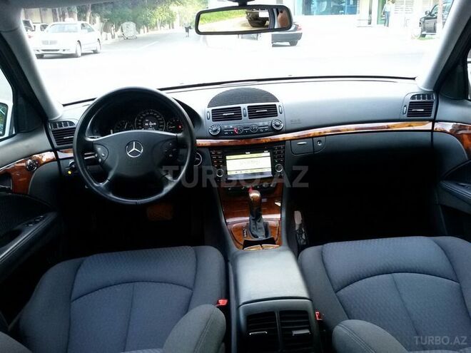 Mercedes E 240 2004, 134,344 km - 2.4 l - Bakı