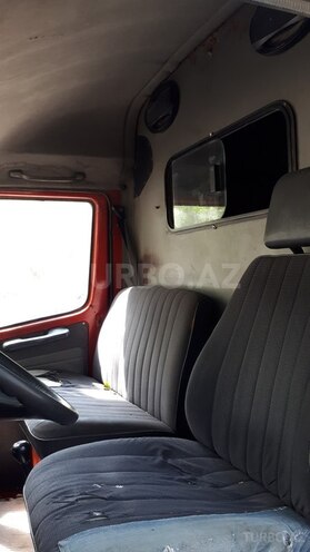 Mercedes 208 D 1992, 335,000 km - 2.3 л - Bakı