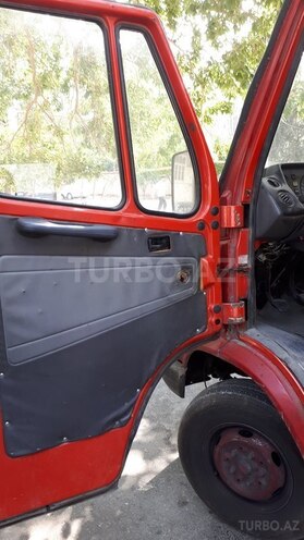 Mercedes 208 D 1992, 335,000 km - 2.3 л - Bakı