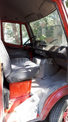 Mercedes 208 D 1992, 335,000 km - 2.3 л - Bakı