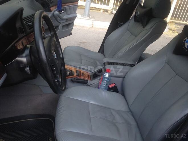 BMW 528 1997, 283,000 km - 2.8 л - Bakı