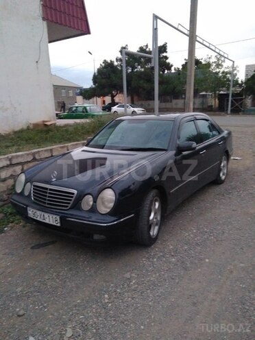 Mercedes E 240 1999, 372,000 km - 2.4 l - Qazax