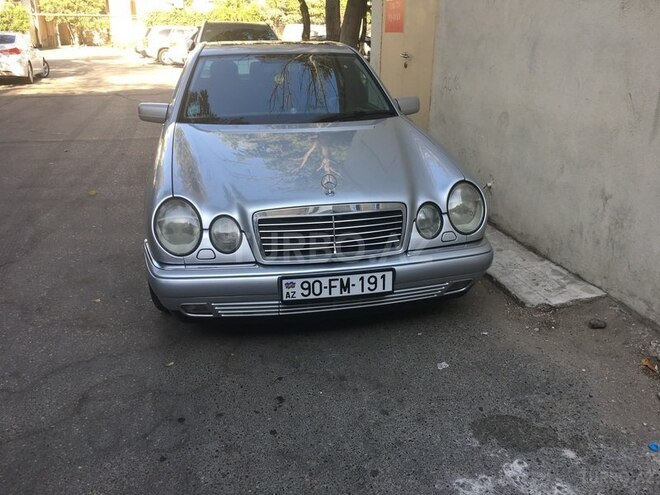 Mercedes E 240 1999, 320,000 km - 2.4 l - Bakı