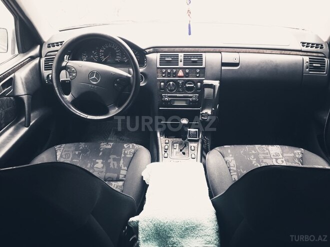 Mercedes E 240 1999, 180,000 km - 2.6 l - Gəncə