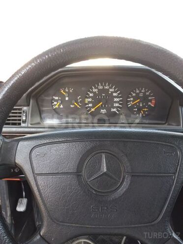 Mercedes E 220 1994, 453,138 km - 2.2 l - Kürdəmir