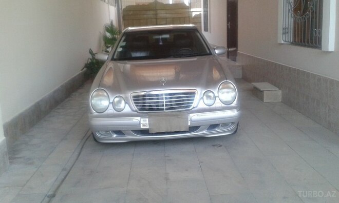 Mercedes E 240 2001, 195,000 km - 2.6 l - Mingəçevir
