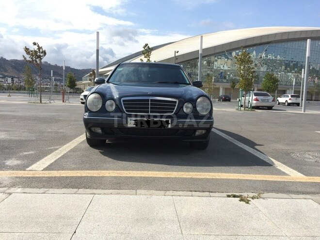 Mercedes E 220 2001, 297,557 km - 2.2 l - Bakı