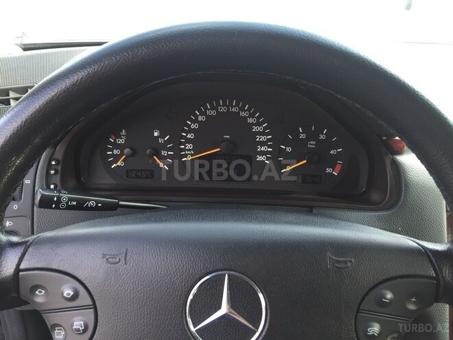 Mercedes E 220 2001, 297,557 km - 2.2 l - Bakı