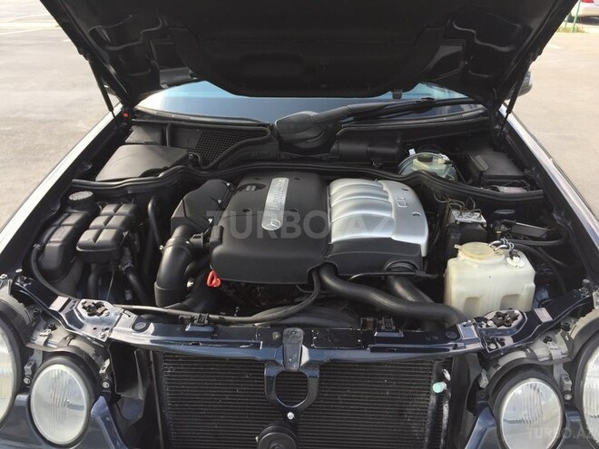 Mercedes E 220 2001, 297,557 km - 2.2 l - Bakı