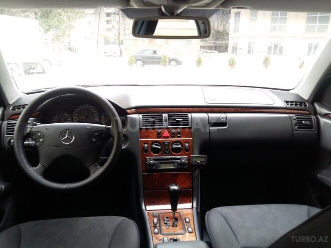 Mercedes E 270 2000, 240,000 km - 2.7 l - Bakı