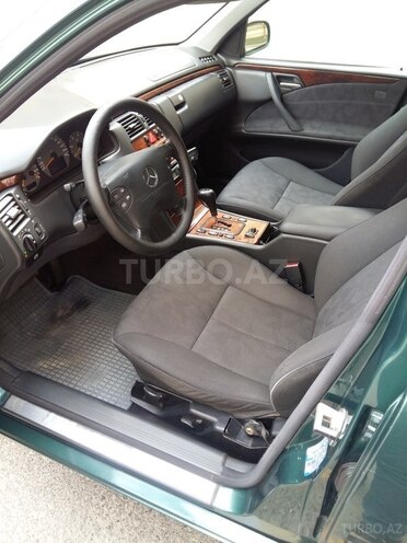 Mercedes E 270 2000, 240,000 km - 2.7 l - Bakı