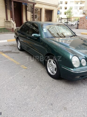 Mercedes E 270 2000, 240,000 km - 2.7 l - Bakı
