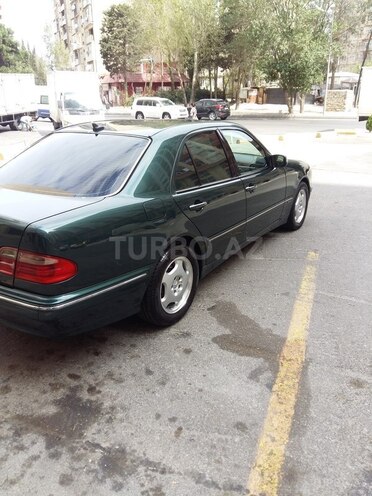 Mercedes E 270 2000, 240,000 km - 2.7 l - Bakı