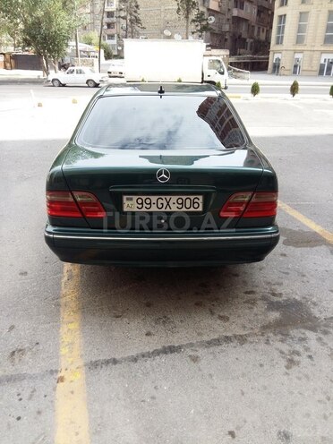 Mercedes E 270 2000, 240,000 km - 2.7 l - Bakı