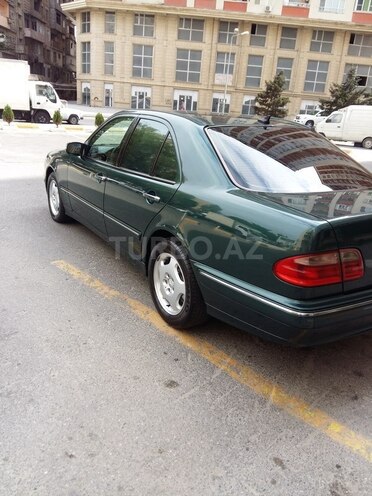 Mercedes E 270 2000, 240,000 km - 2.7 l - Bakı