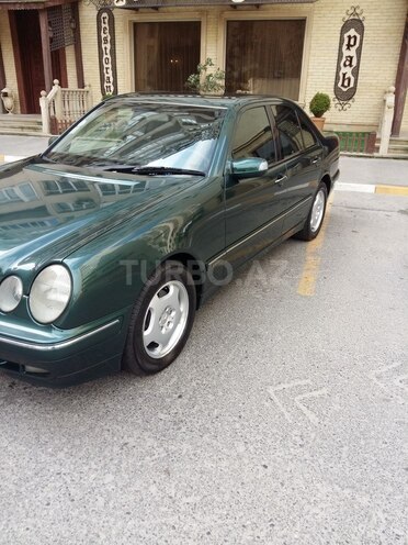 Mercedes E 270 2000, 240,000 km - 2.7 l - Bakı