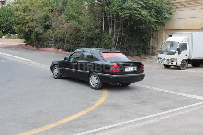 Mercedes C 200 1995, 365,082 km - 2.0 l - Bakı