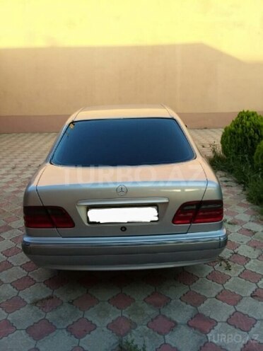 Mercedes E 200 2000, 210,000 km - 2.0 l - Gəncə