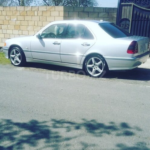 Mercedes C 240 1999, 244,600 km - 2.4 l - Zaqatala
