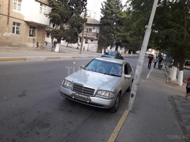 Mercedes C 220 1996, 320,000 km - 2.2 l - Sumqayıt