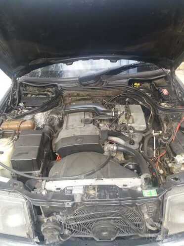 Mercedes E 220 1992, 355,000 km - 2.2 l - Bakı