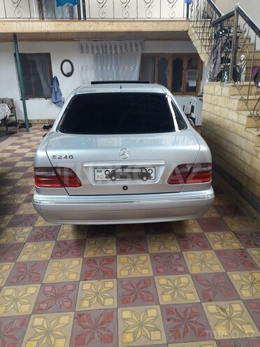 Mercedes E 240 1999, 180,000 km - 2.6 l - Gəncə