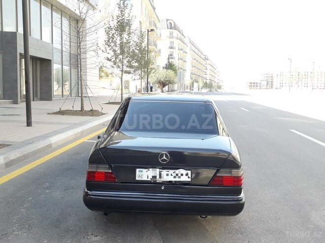 Mercedes E 230 1992, 110,000 km - 2.3 л - Bakı