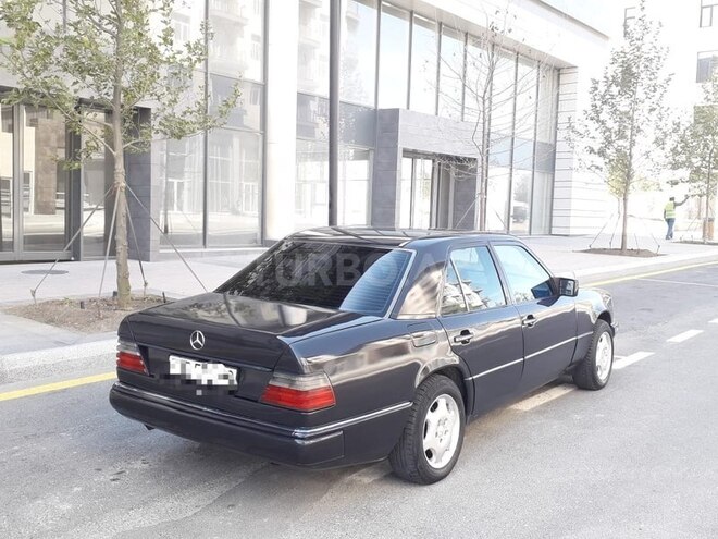 Mercedes E 230 1992, 110,000 km - 2.3 л - Bakı