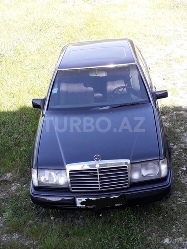 Mercedes E 230 1992, 110,000 km - 2.3 л - Bakı