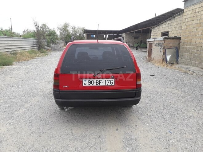 Opel Astra 1995, 295,000 km - 1.6 l - Ucar