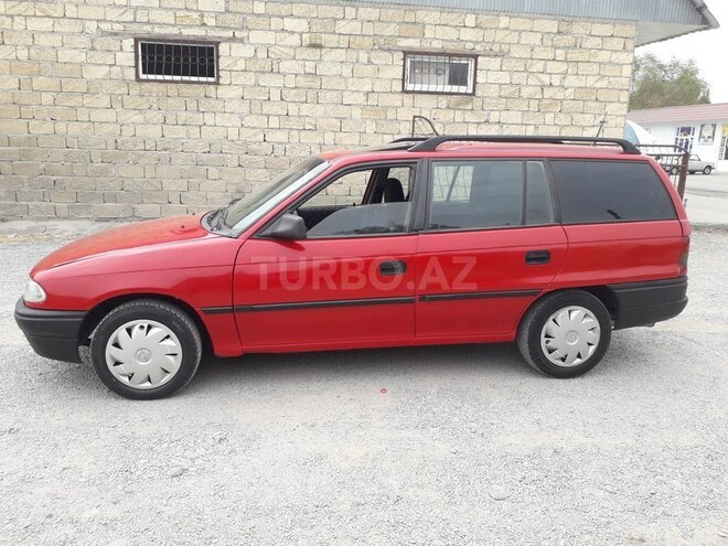 Opel Astra 1995, 295,000 km - 1.6 l - Ucar
