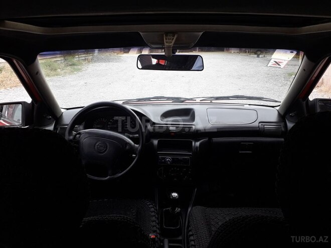 Opel Astra 1995, 295,000 km - 1.6 l - Ucar