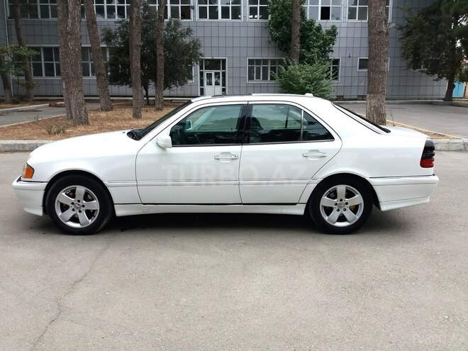 Mercedes C 230 2000, 180,000 km - 2.3 l - Bakı