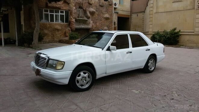 Mercedes E 230 1990, 325,632 km - 2.3 l - Bakı