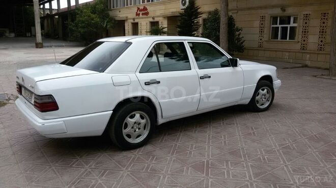 Mercedes E 230 1990, 325,632 km - 2.3 l - Bakı