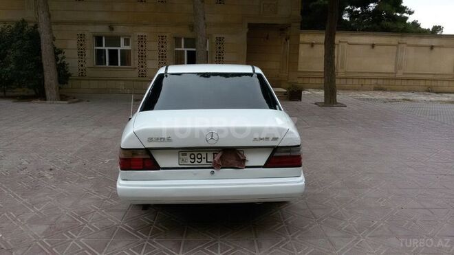 Mercedes E 230 1990, 325,632 km - 2.3 l - Bakı