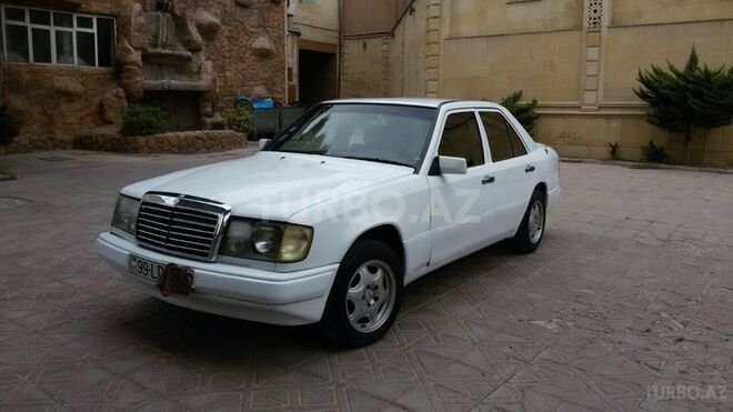 Mercedes E 230 1990, 325,632 km - 2.3 l - Bakı