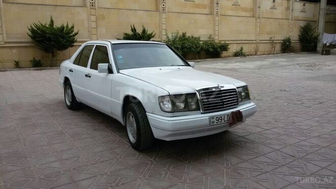Mercedes E 230 1990, 325,632 km - 2.3 l - Bakı