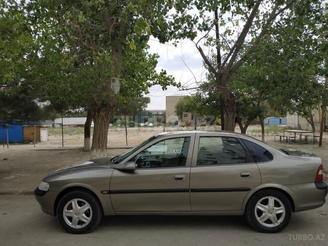 Opel Vectra 1996, 350,000 km - 2.0 l - Sumqayıt